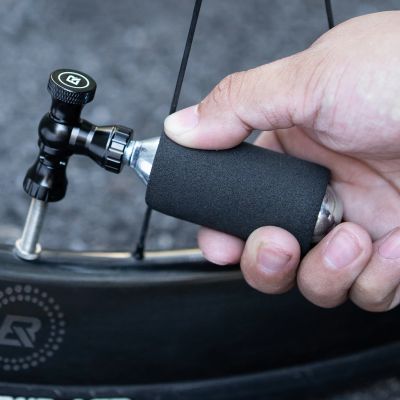 4. Rockbros CO₂-Pumpe, Ventilkopf aus Aluminiumlegierung, patronenfrei, Presta/Schrader-kompatibel – schwarz