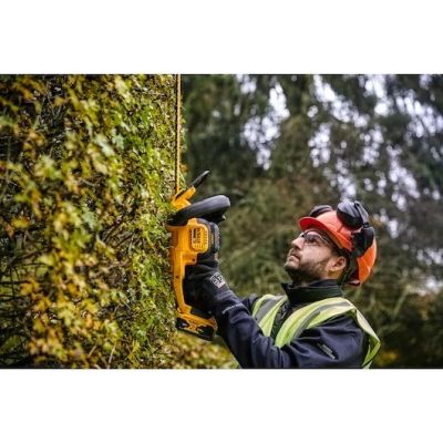 6. Heckenschere 55 cm, 18 V DCMHT563P1 DEWALT
