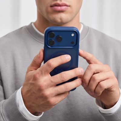 8. Tech-Protect Magmat Magsafe CC Hülle für iPhone 18 Pro Max / 17 Pro Max – Mattes Marineblau