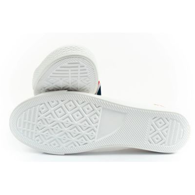 9. Lee Cooper Damenschuhe, sportliche weiße Slip-On-Ballerinas