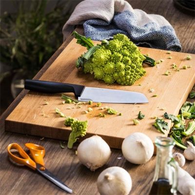 4. Fiskars 1051761 Küchenmesser, Edelstahl, 1 Stück, Santokumesser