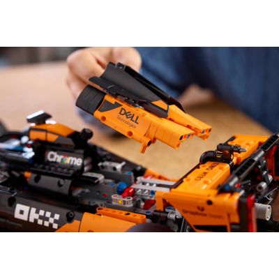 17. LEGO 42228 Technic - McLaren MCL39 F1 Rennwagen
