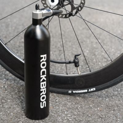 13. Rockbros Tubeless Reifenfüller 200 PSI 1.2l - Schwarz
