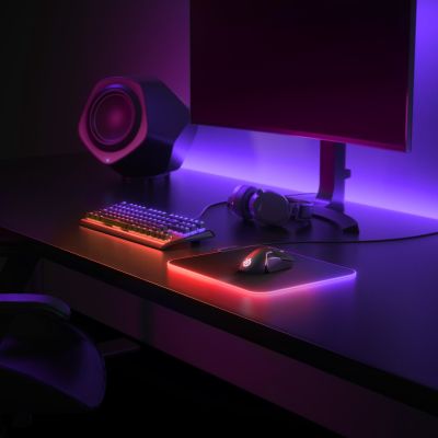 5. SteelSeries QcK Prism Cloth M Mauspad
