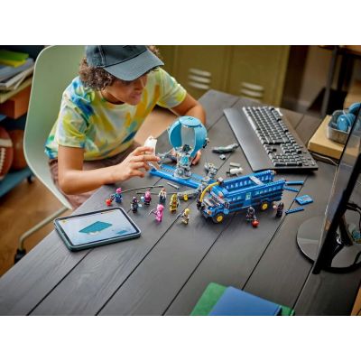 19. LEGO FORTNITE 77073 Battle Bus