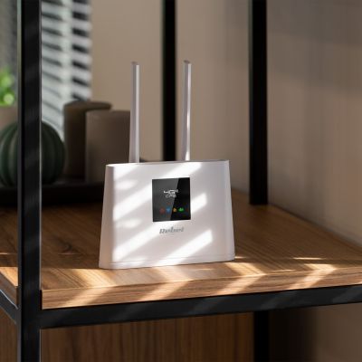 8. REBEL ROUTER 4G LTE RB-0702