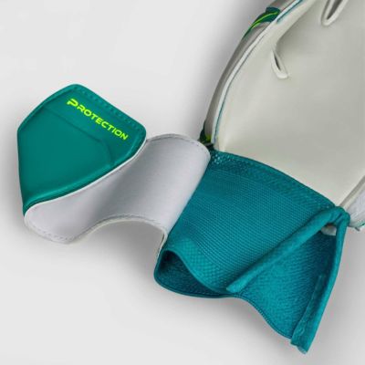 4. SELECT 04 Protection v24 Torwarthandschuhe