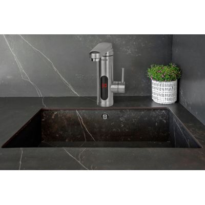 10. NOVEEN IWH560 Durchlauferhitzer