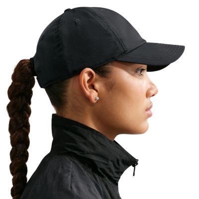 8. Nike Dri-FIT Club Kappe mit Schirm, schwarz, FB5372 011
