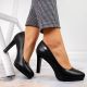 9. Mattschwarze Plateau-Pumps von Sergio Leone