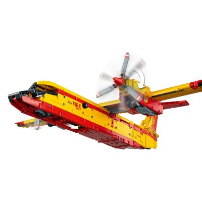 16. LEGO Technic 42152 Löschflugzeug