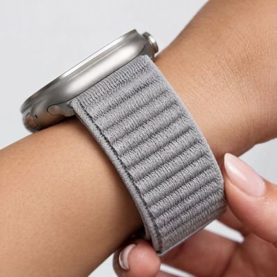 8. Tech-Protect NylonLoop Armband für Apple Watch 44 / 45 / 46 / 49 mm – Grau