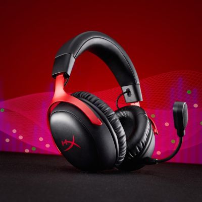 64. HyperX Cloud III Wireless – Kabelloses Gaming-Headset (Schwarz und Rot)