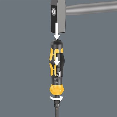 Wera Schlagschrauber mit 18-teiligem Bit-Set im Kraftform Kompakt 900 Set1 Koffer