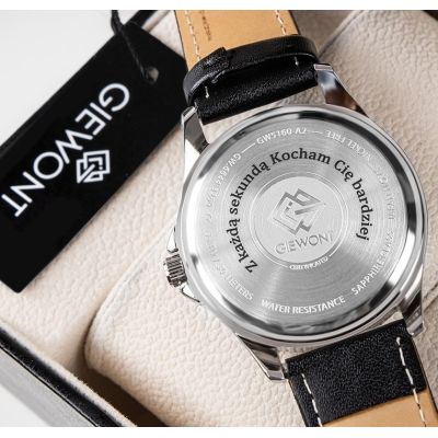 15. Gravur auf einer Uhr - Gravur