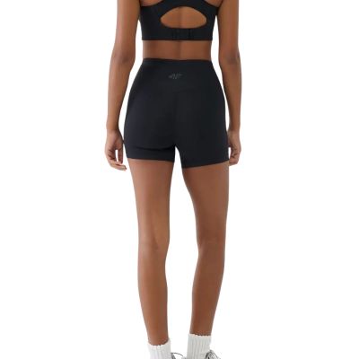 4. Damenshorts 4F FNK F086 Tiefschwarz 4FWSS26TFSTF086 20S