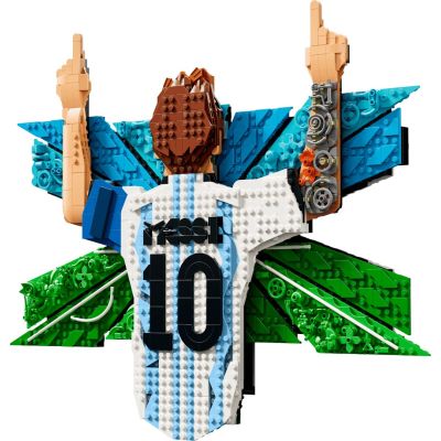 3. LEGO Editions 43018 – Lionel Messi: Teschen