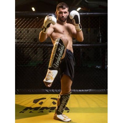 2. M Schienbeinschoner - Undefeated