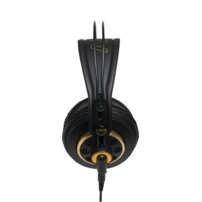 8. AKG K240 Studio – Ohraufliegender, halboffener Studio-Kopfhörer