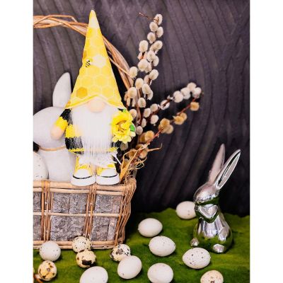 5. 25 cm große Gartenzwergdrohne in Turnschuhen – Frühlingsdekoration