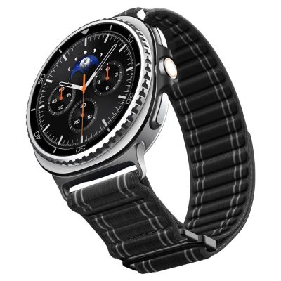 5. Spigen WBF0 Armband für Samsung Galaxy Watch 40/44/46 mm - Schwarz