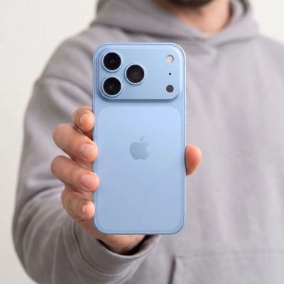 8. Kameraschutz für die Kamerainsel Tech-Protect Camalloy Fit+ für iPhone 18 Pro – Hellblau