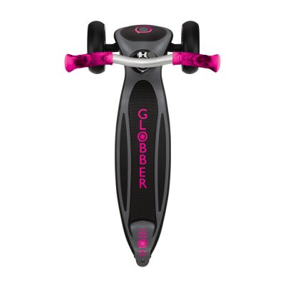 7. Globber Master Prime 3-Rad-Scooter / Schwarz - Neonpink 664-110