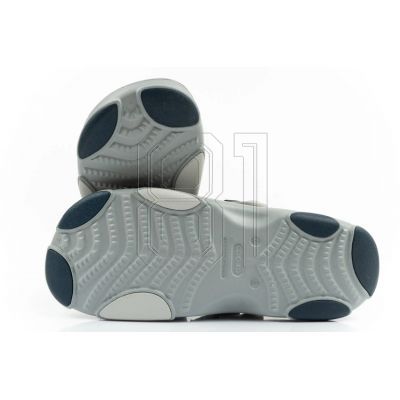 9. Crocs Classic All Terain M 207711-007 Sandalen