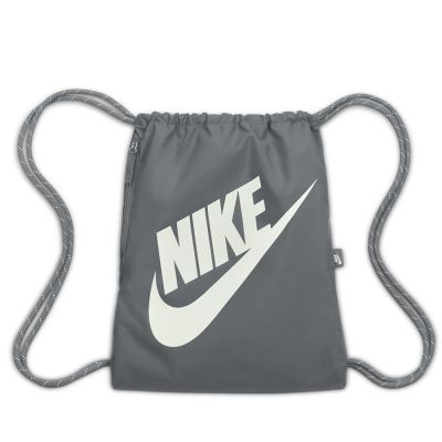4. Nike Heritage Kordelzugtasche DC4245-084