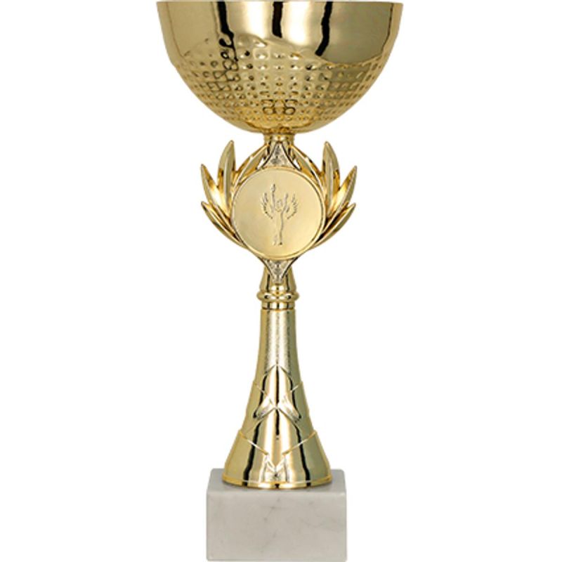 3. Goldener Metallbecher