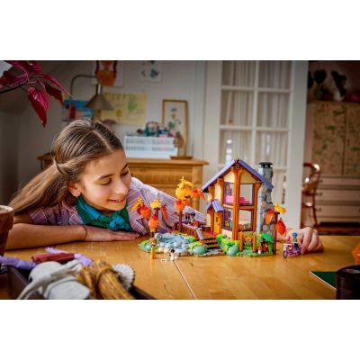 11. LEGO Friends 42705 – Herbstwaldhütte
