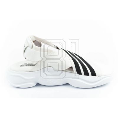 5. Adidas Magmur Sandal W EF5848 Sandalen