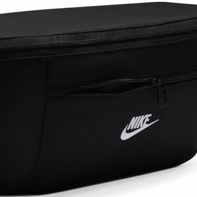 4. Nike Heritage 8L Hüfttasche IB4369-010