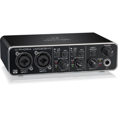 3. Behringer UMC202HD - USB-Audio-Interface