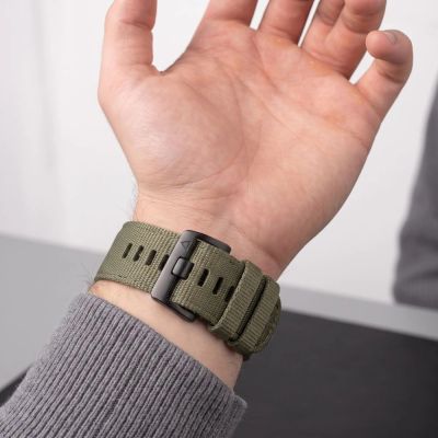 5. Tech-Protect Nylon Classic Armband für Garmin Fenix ​​5X / 5X Plus / 6X / 6X Pro / 7X / 8 / 8 Pro / 9 / 9 Pro (51 mm) - grün