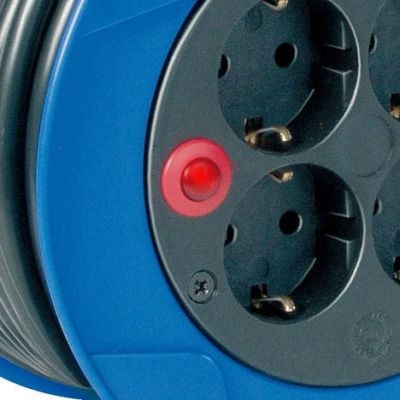 2. Brennenstuhl 1079180004 15 m Steckdosenleiste mit 4 Netzwerksteckdosen für den Außenbereich, Schwarz/Blau