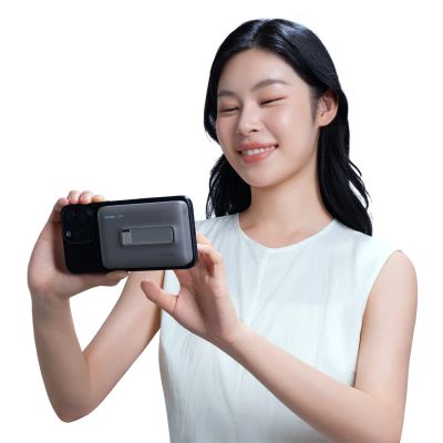 15. Cuktech WPB100 10000 mAh Qi2 Magnetische Powerbank 30W mit Ständer - Schwarz