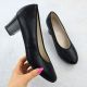2. Schwarze Damen-Pumps aus Leder mit niedrigem Absatz, Modell Rieker 44650