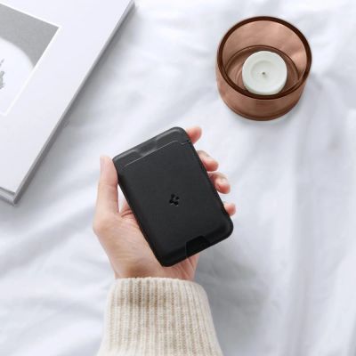 18. Spigen Valentinus magnetische Geldbörse mit MagSafe – schwarz