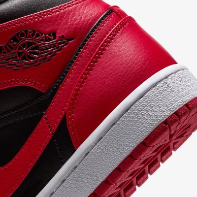 6. Air Jordan 1 Mid Banned Basketballschuh - 554724-074