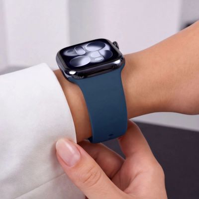 8. Tech-Protect Silikonarmband für Apple Watch 40/41/42 mm – Marineblau