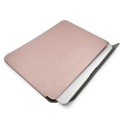 4. Guess Saffiano Script-Hülle für einen 13-Zoll-Laptop – Rosa