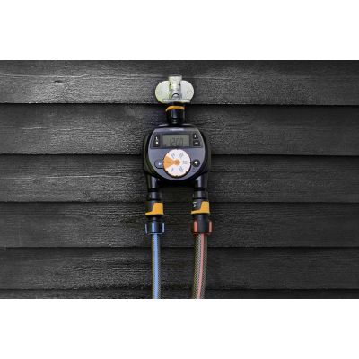 5. Fiskars 1054792 Schwarzer elektronischer Bewässerungscontroller