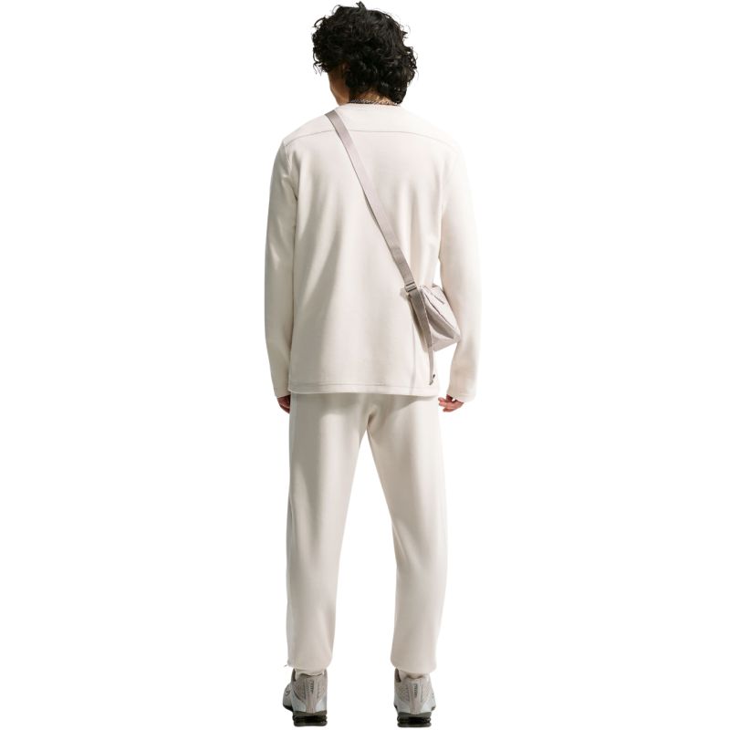 7. Nike Sportswear Club Herrenhose Creme IO1376 104