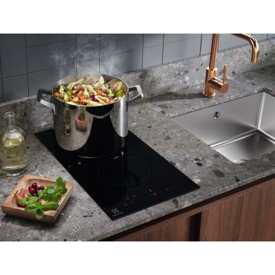 10. ELECTROLUX LHR3233CK Cerankochfeld