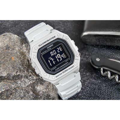 5. CASIO W-218H-8BVEF Unisex-Uhr + Box