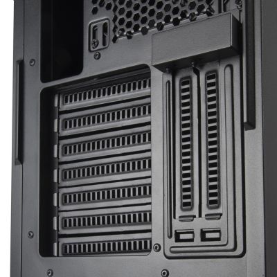 8. SilverStone SST-SED1-B Seta D1 Midi-Tower-Gehäuse – juodas