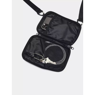3. UNDER ARMOUR Umhängetasche 1376465-001