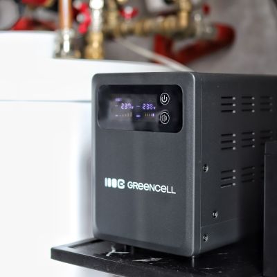 31. Greencell PowerCore USV 2000VA 1200W AVR 24VDC LCD