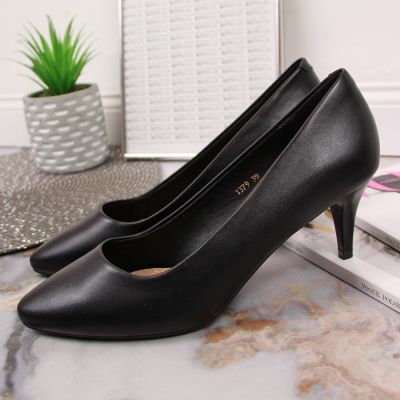 8. Schwarze High Heel Pumps von Sergio Leone